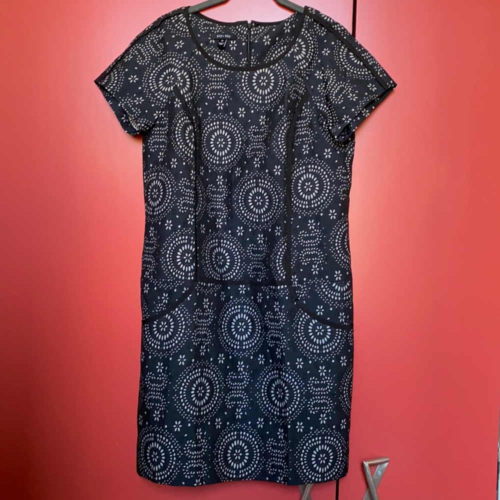 Ivy+Blu short-sleeved dress with two front pockets